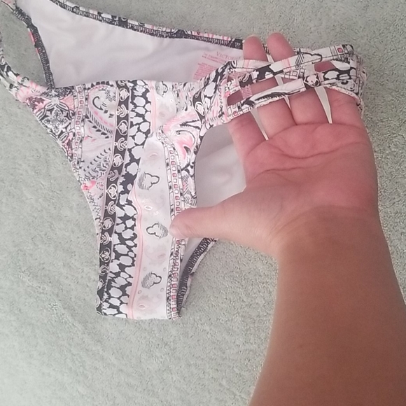 Victoria's Secret Paisley 2 Piece Swimsuit 32C - Picture 6 of 10